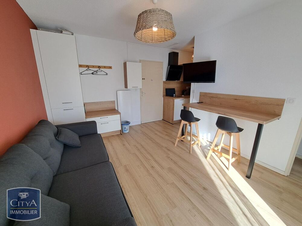 À LOUER A L'ANNEE : Appartement T1 Bis moderne à Royan -....
