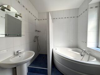 Appartement à louer 3 pièces 60 m²