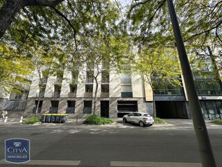  Parking / Garage à louer 15 m²