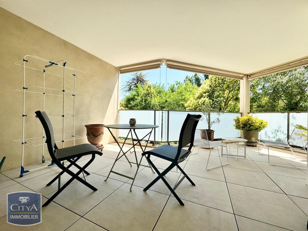 À LOUER : Appartement récent T3 à Nîmes, situé dans le q....