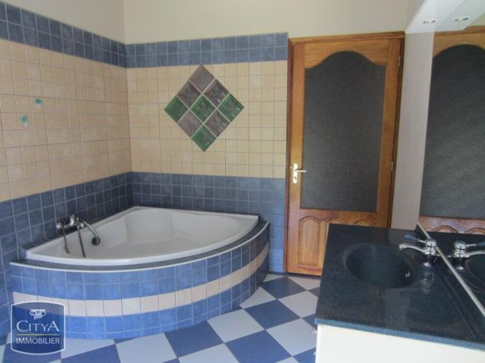 location Maison - 6 pièce(s) - 189 m² Petite-Île (97429)