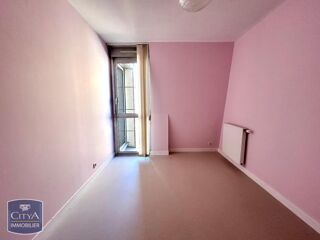  Appartement à louer 3 pièces 84 m²