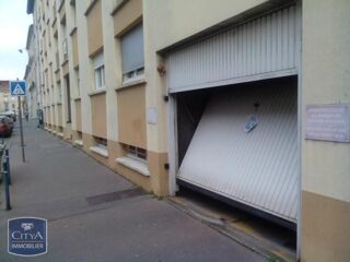  Parking / Garage à louer 