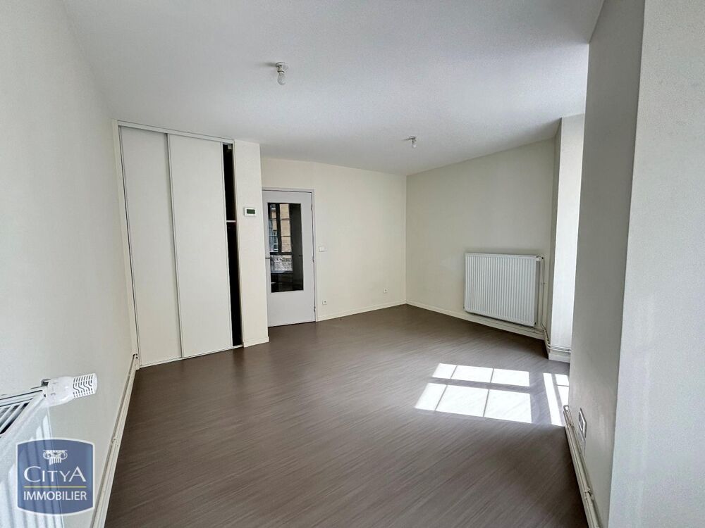 À LOUER : Appartement rénové T2 situé à Saint-Étienne, d....