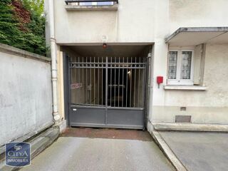  Parking / Garage à louer 