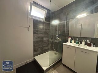  Appartement à louer 3 pièces 76 m²