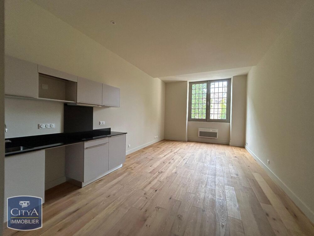 "Rénovation Monument Historique" À LOUER : Appartement T....