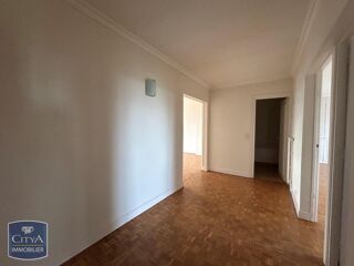  Appartement à louer 3 pièces 80 m²