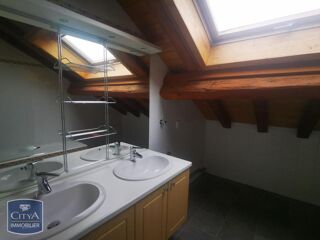  Appartement à louer 3 pièces 80 m²