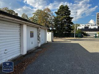  Parking / Garage à louer 