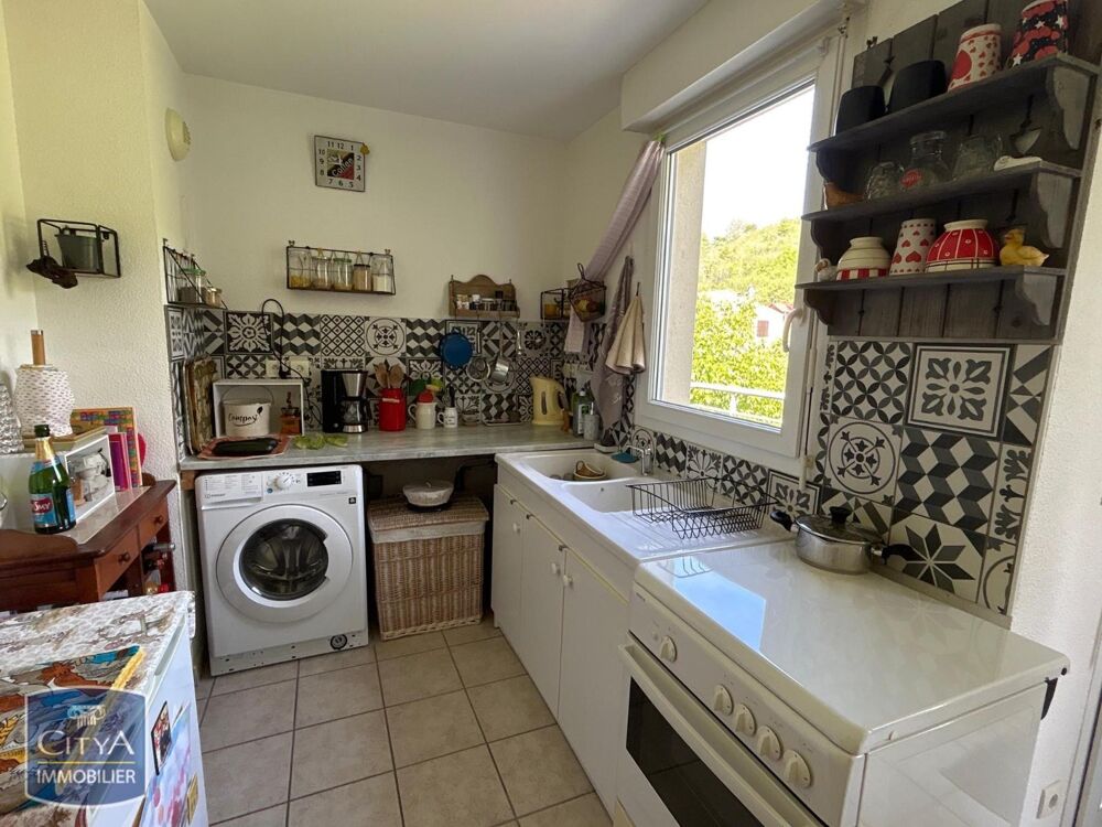 À LOUER : Appartement T3 situé à Issoire, rue de Bizalei....