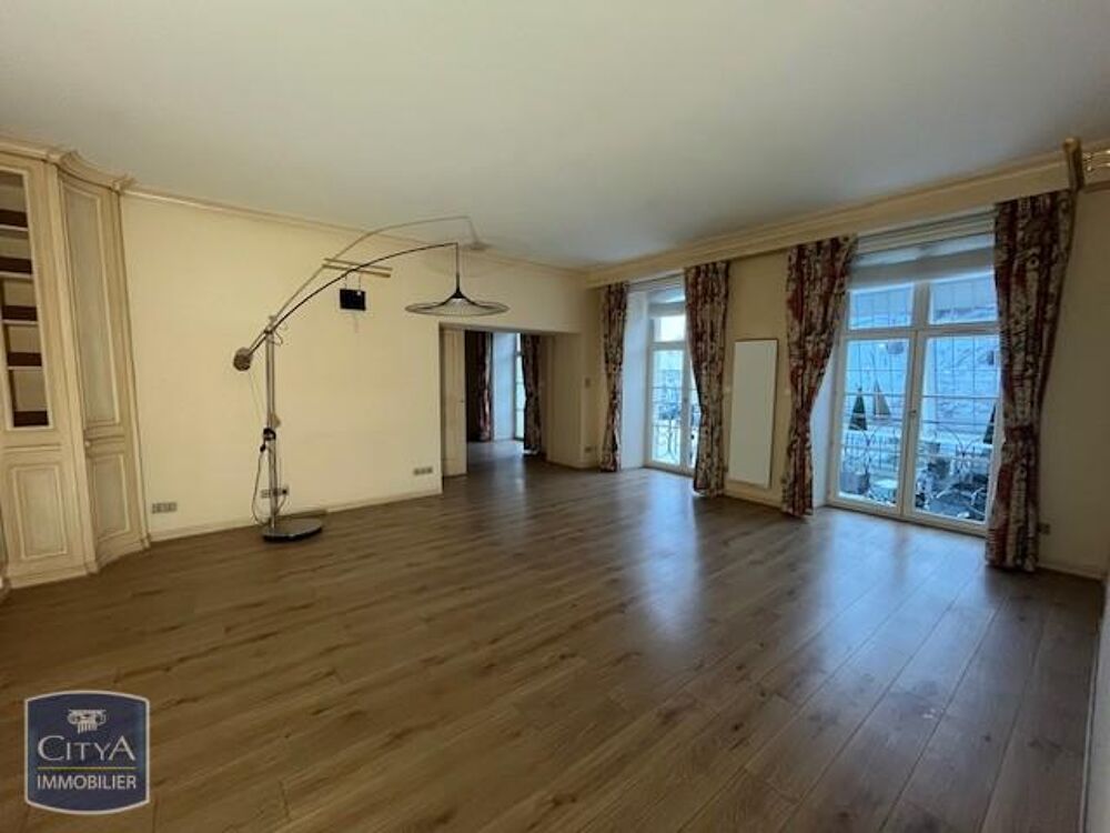À LOUER : Découvrez cet appartement spacieux et lumineux....