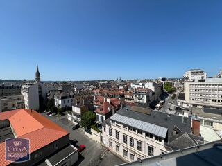  Appartement à louer 3 pièces 107 m²