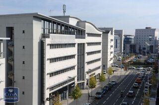  Parking / Garage à louer 