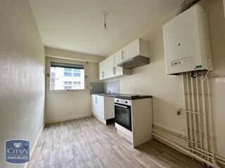  Appartement à louer 5 pièces 104 m²