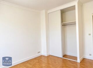  Appartement à louer 3 pièces 77 m²