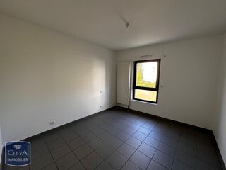  Appartement à louer 4 pièces 96 m²