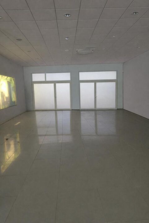   Location / Local Commercial 