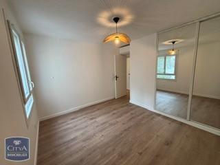  Appartement à louer 3 pièces 80 m²