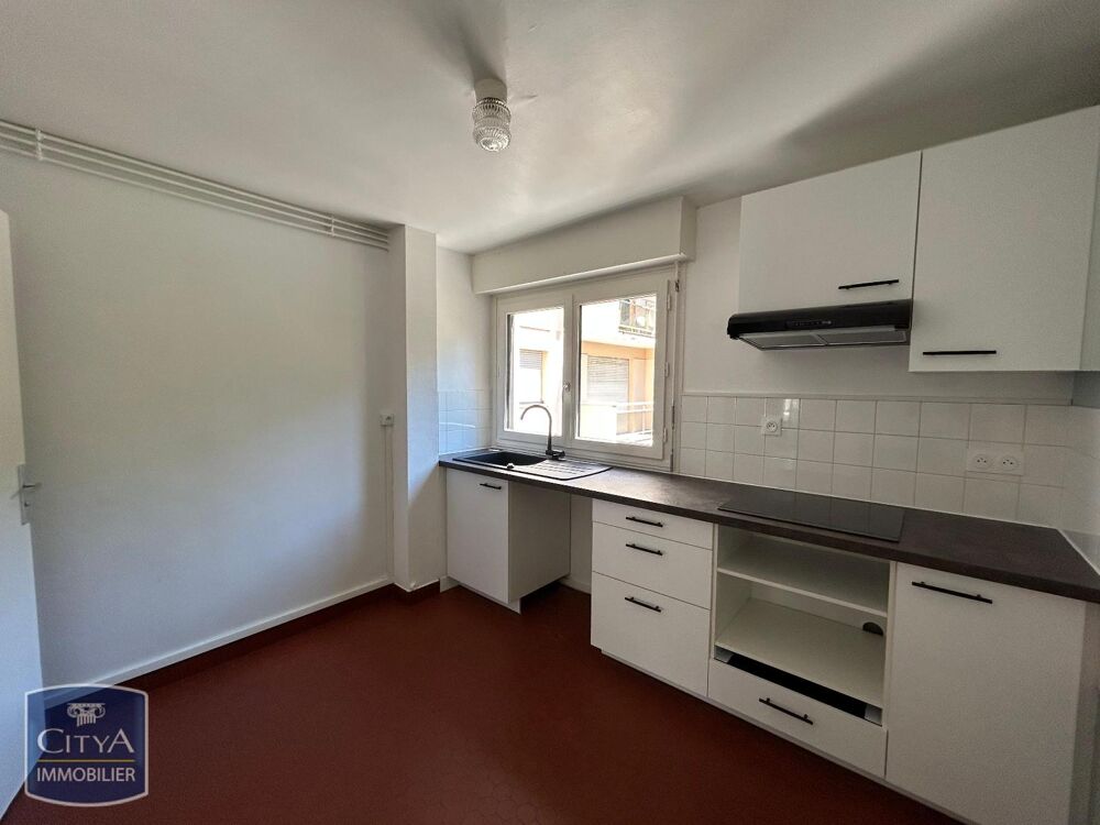 À LOUER : Appartement T5 situé à Tulle, dans le départem....