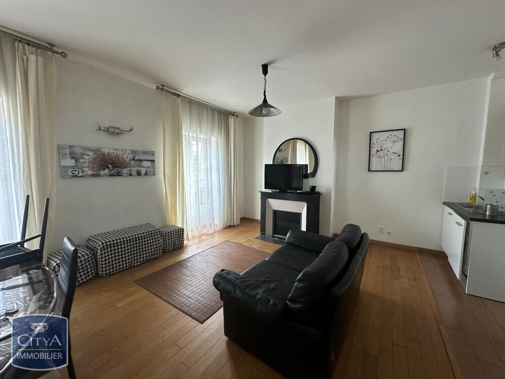 A LOUER : CENTRE VILLE Appartement T3 MEUBLE rénové à Br....