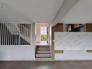  Villa à louer 4 pièces 100 m²