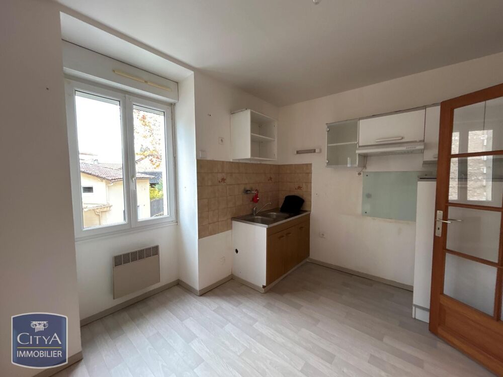 À LOUER : Appartement T3 situé à Vergt, dans le départem....