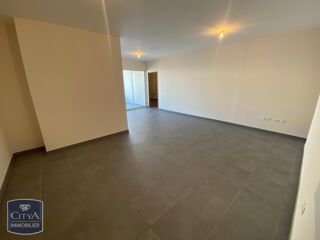  Appartement à louer 3 pièces 89 m²
