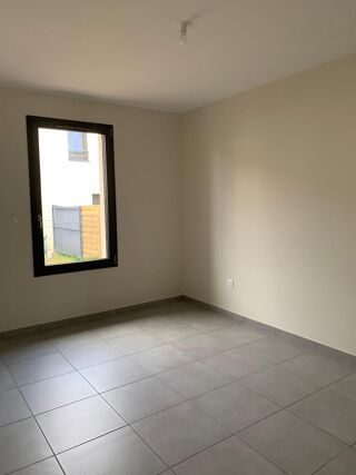  Villa  louer 4 pices 93 m