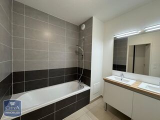  Appartement à louer 3 pièces 62 m²