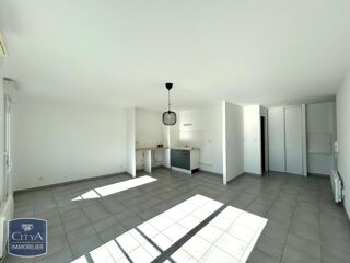  Appartement à louer 3 pièces 65 m²