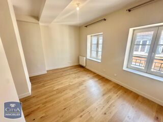  Appartement à louer 3 pièces 92 m²