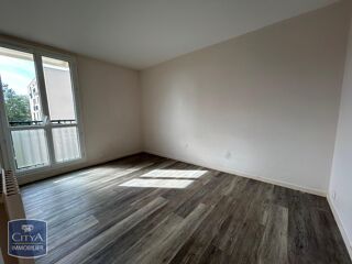  Appartement à louer 4 pièces 80 m²