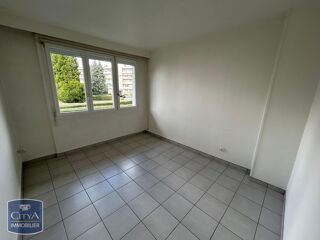  Appartement à louer 4 pièces 66 m²