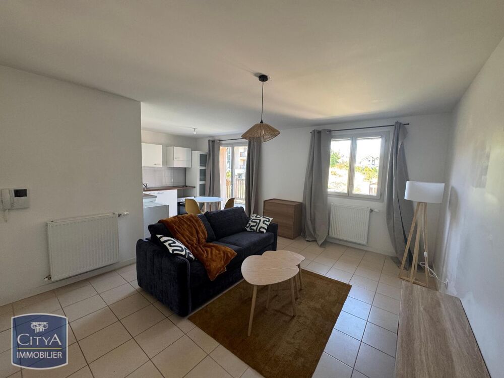 location Appartement - 1 pièce(s) - 33 m² Chevry (01170)