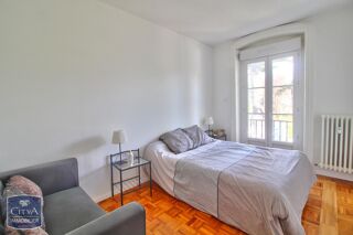 Appartement à louer 4 pièces 87 m²