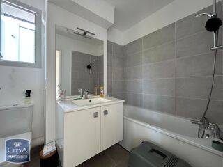  Appartement à louer 4 pièces 81 m²