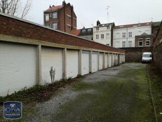  Parking / Garage à louer 