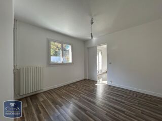 Appartement à louer 4 pièces 80 m²