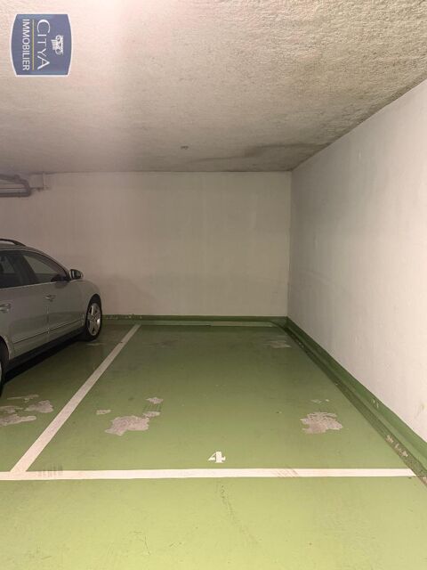  Parking / Garage � louer 