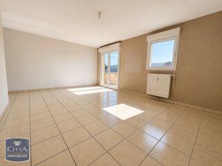  Appartement à louer 4 pièces 82 m²