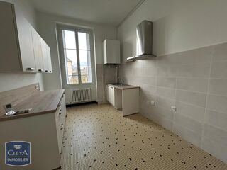  Appartement à louer 4 pièces 102 m²