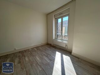  Appartement à louer 3 pièces 80 m²