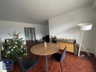  Appartement à louer 3 pièces 86 m²