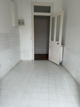  Appartement à louer 3 pièces 105 m²