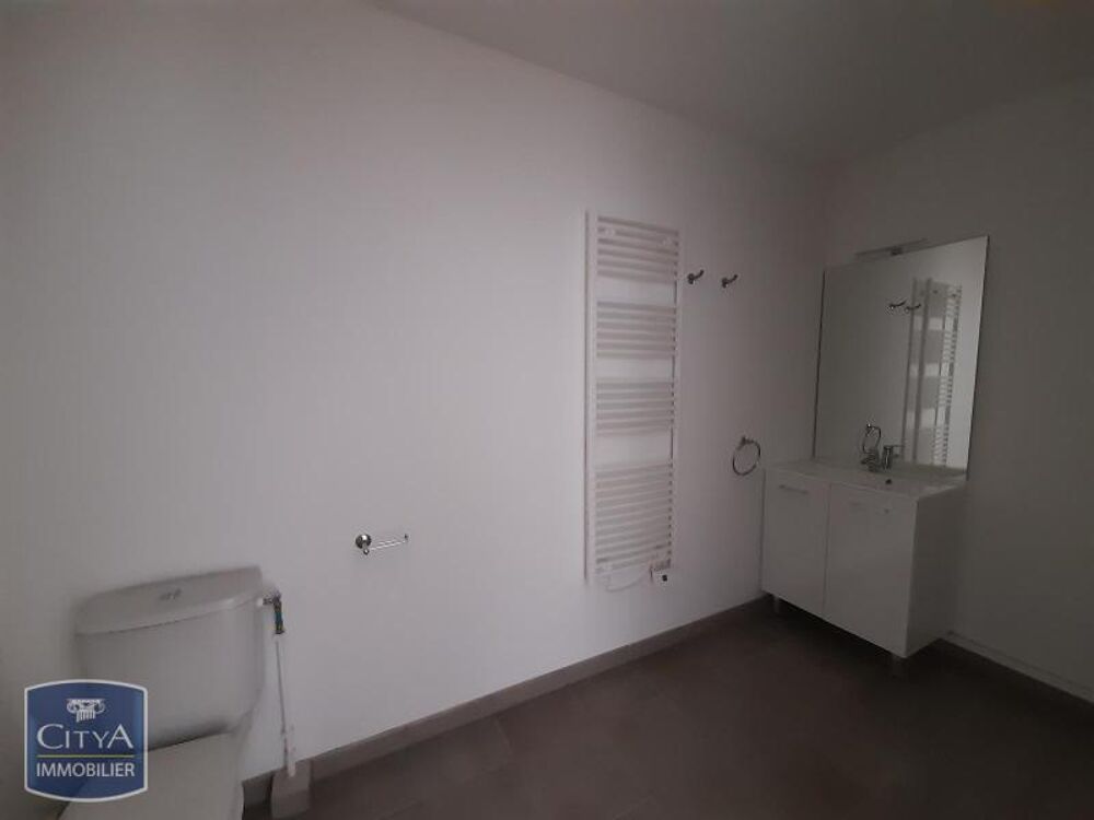 A louer - Studio de 30.47 m² - Saint Donatien: Situé au ....