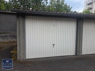  Parking / Garage à louer 