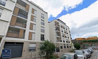  Parking / Garage à louer 