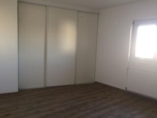  Appartement à louer 3 pièces 82 m²