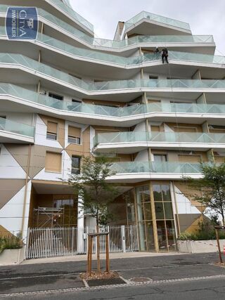  Parking / Garage � louer 